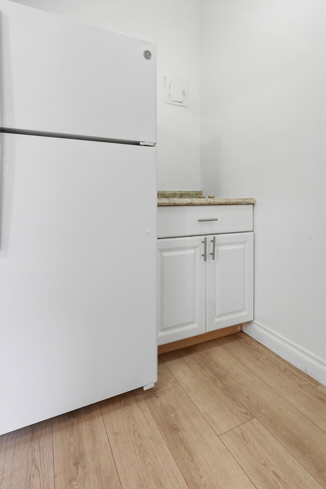 Photo - 724 S Mariposa Ave Unit 208