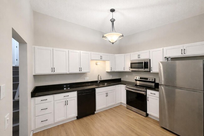 Photo - 1396 Lakeside Cir