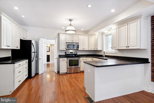 Photo - 220 S Matlack St