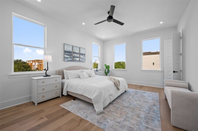 Photo - 5705 Dolores St