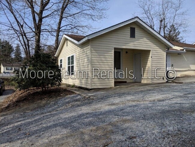 Building Photo - 618 Edgewood Ave Unit B