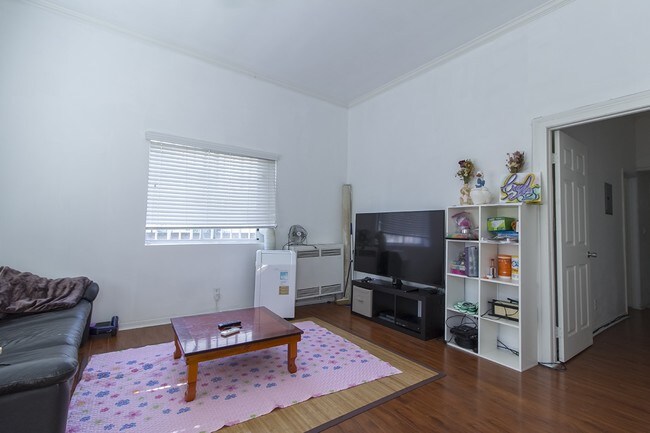 Photo - 1213 Dewey Ave