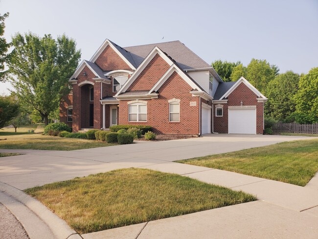 Building Photo - 26513 Silverleaf Dr Rental