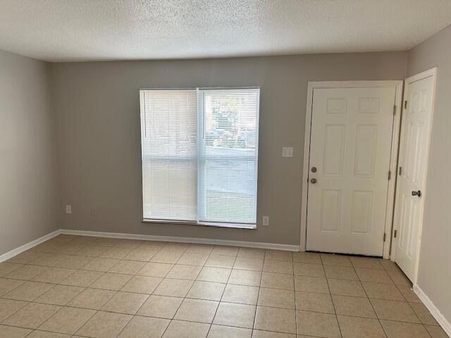 Photo - 2075 Clingan Dr NW