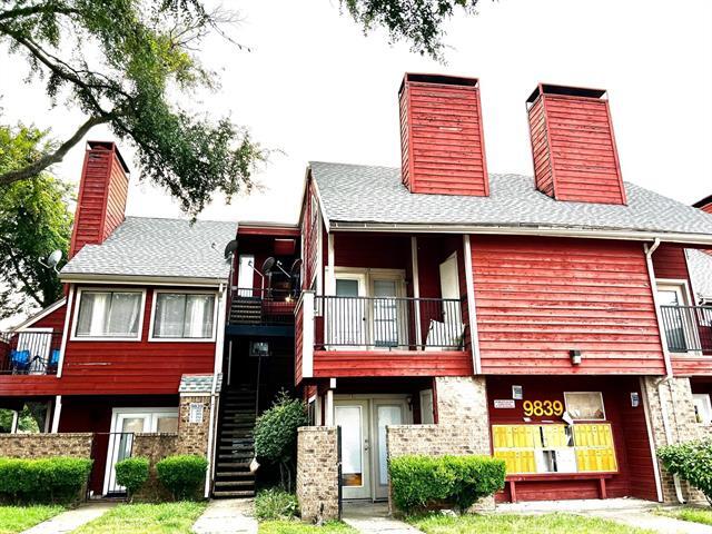 Building Photo - 9839 Walnut St Unit 305
