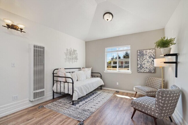 Photo - 524 Trevethan Ave