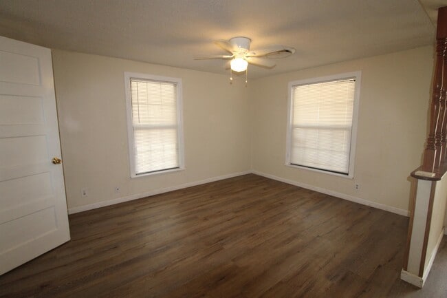 Photo - 1309 Carol Way