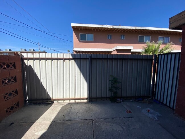 Photo - 2812 Marlin Ave