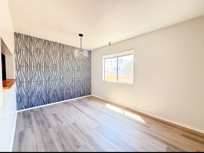 Dining Room - 14746 Delano St
