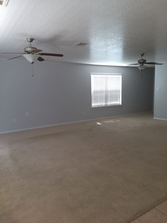 Photo - Spacious 4-Bedroom Home in Candlewood Park