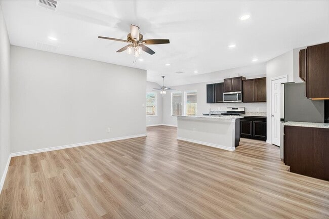 Photo - 1626 Comfy Wy