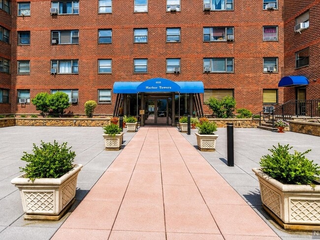 Building Photo - 6515 JFK Blvd E Unit 2J