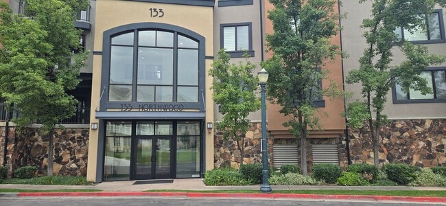 Fully Furnished 3 Bed 2 Bath in Provo - Fully Furnished 3 Bed 2 Bath in Provo House