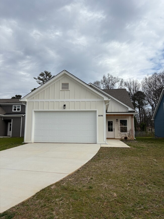 Building Photo - 4696 Heiskell Dr