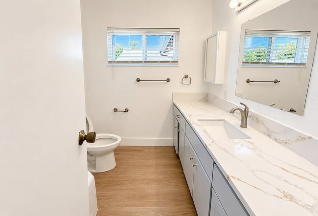 6986 Elegance Ct