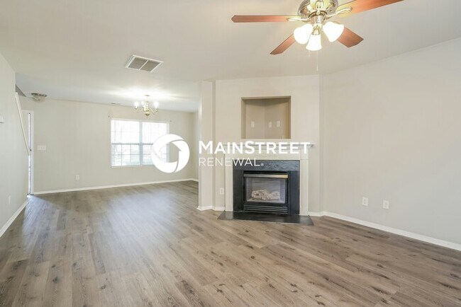 4 Bedroom Pet-Friendly Home in Kernersville, NC with Main Street Renewal