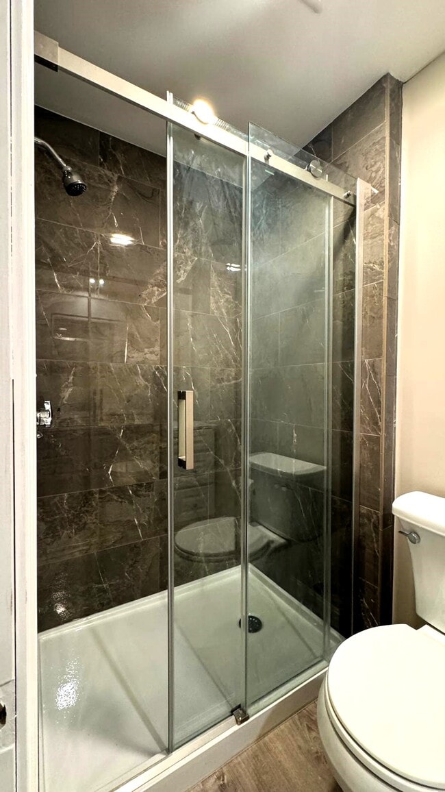 Photo - 220 Hamilton St