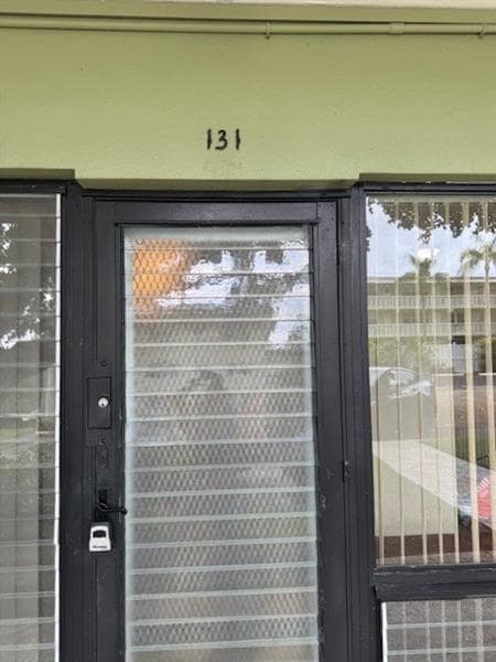 Building Photo - 1911 NE 8th Ct Unit 131 Rental