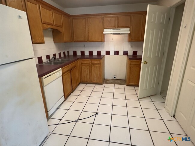 Photo - 3900 Hitchrock Dr