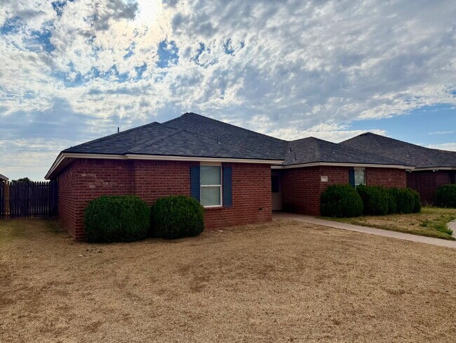 Building Photo - Privacy By Design: 3 Beds, 3 Baths, No Compromises! Unit A