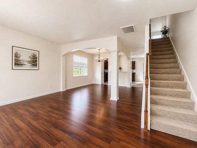 Photo - 11 Phaeton Ave