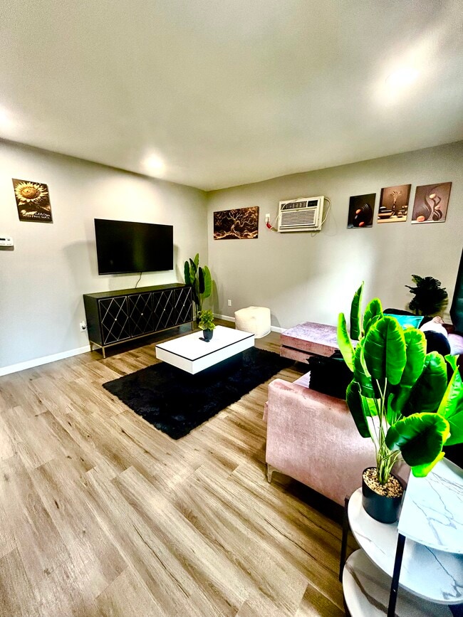 Photo - 6 Charles St Unit 2
