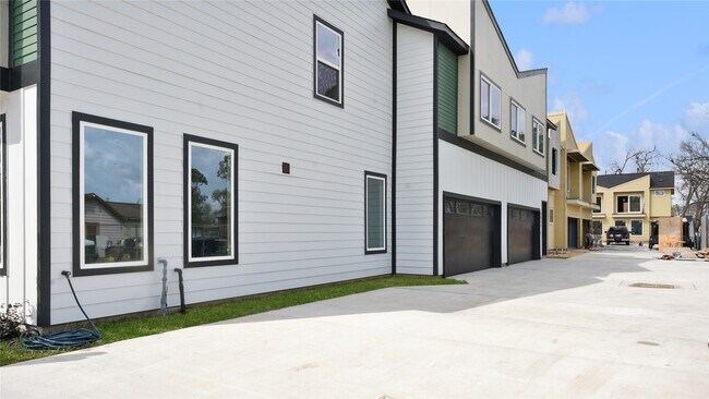 Photo - 1313 Knight St