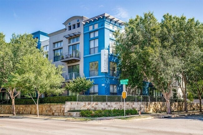 Building Photo - 4414 Cedar Springs Rd Unit #115 Rental