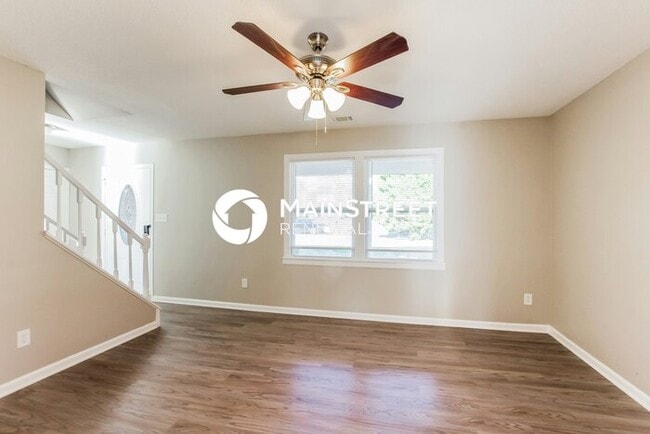 Photo - 4 Bedroom Pet-Friendly Home in Charlotte, NC with Main Street Renewal