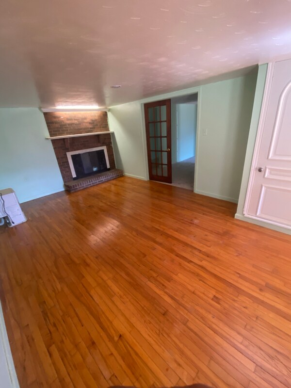 Photo - 916 Pinecrest Pl NE