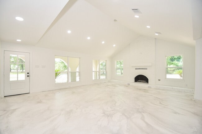 Photo - 6914 Evergreen St