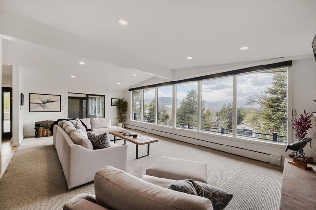 Photo - 1034 Westview Dr