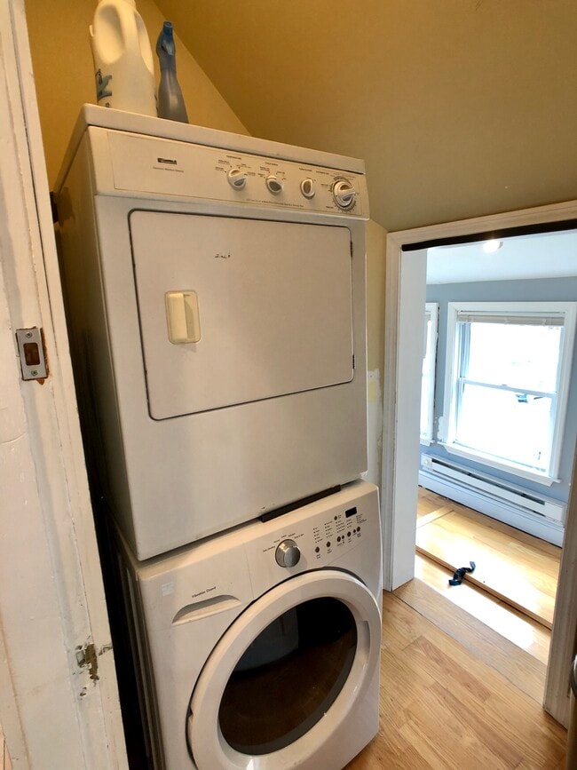 67 Hewlett St Unit 2