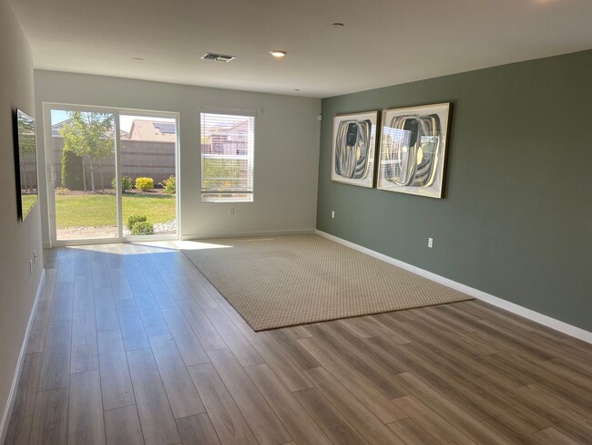 Photo - 4 Bdrm, 2.5 bath Solar home - Pradera Ranch Community