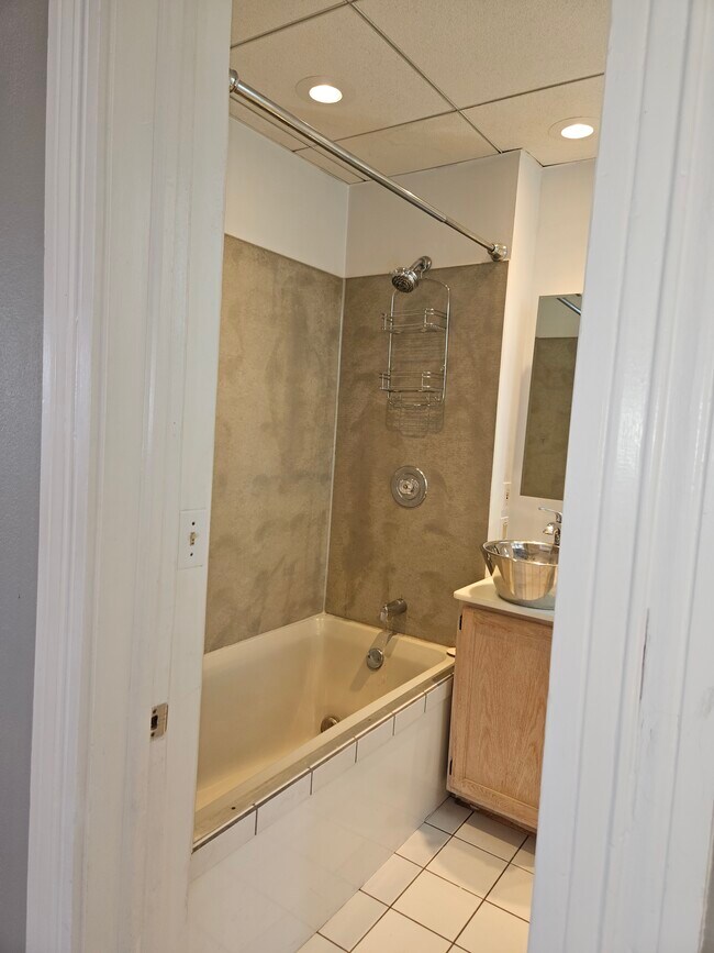 Photo - 1127 W Madison St Unidad 3