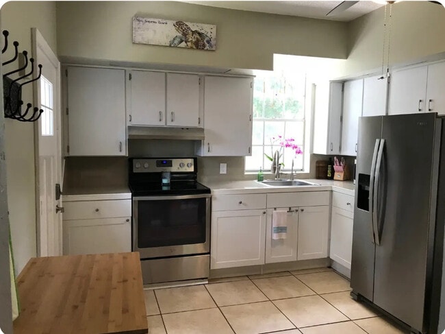 Building Photo - 313 Faulkner St Unit B