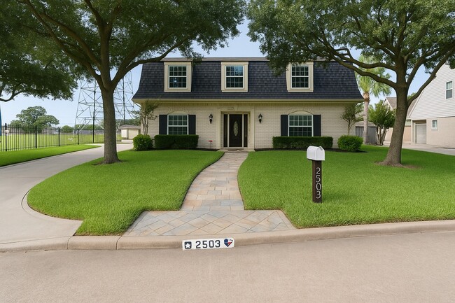 Photo - 2503 Southwick St