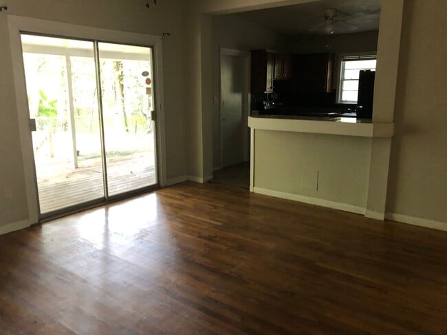 Photo - 4 Bed/ 2 bath House with Fenced Yard!! Available August 2026!