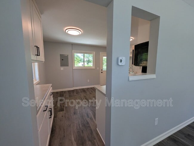Photo - 920 Courtney Dr