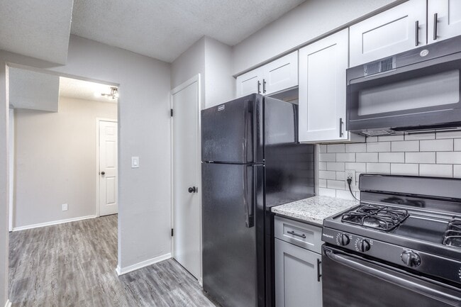 Saddlestone Apartments