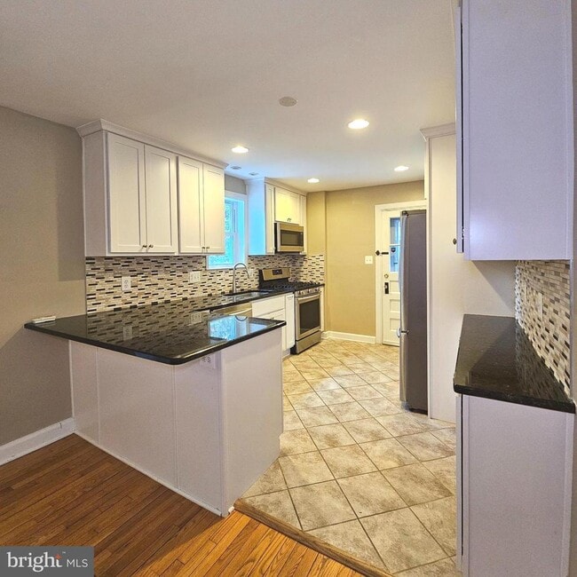 Photo - 5817 5th St S