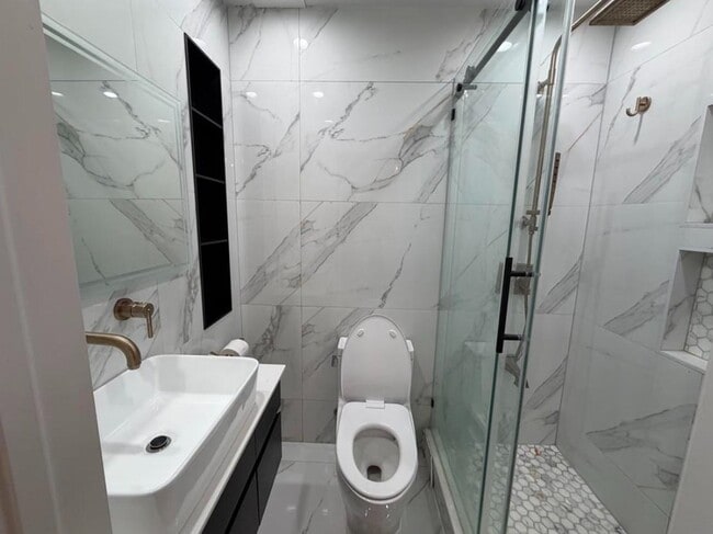 Photo - 202 48th St Unit 3