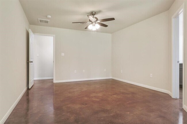 Photo - 5610 Highline Dr