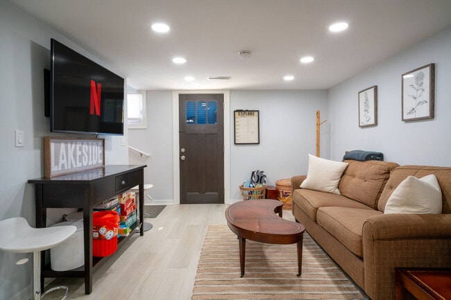 Photo - 525 Circle Dr Unit ID1374784P