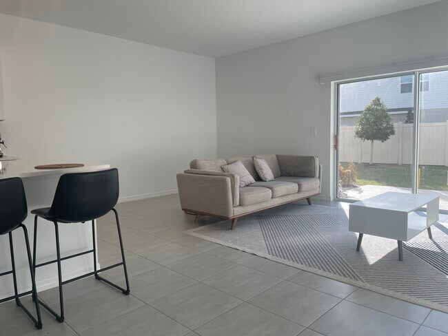 Photo - 1308 Drake Rdg Dr