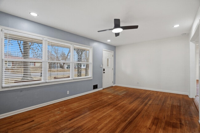 Photo - 101 Heather Ln