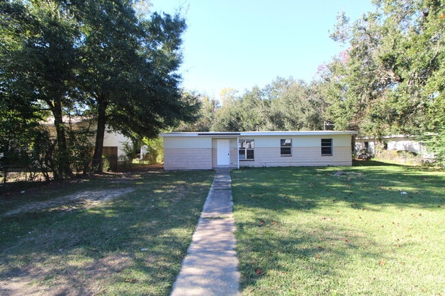 Building Photo - Move-In Ready 3-Bed Home – Pet Friendly & ...