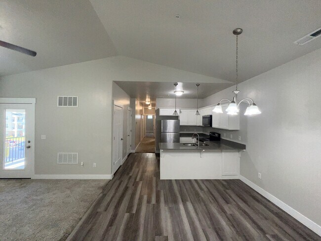 Photo - 3696 W 1850 N Unidad 304