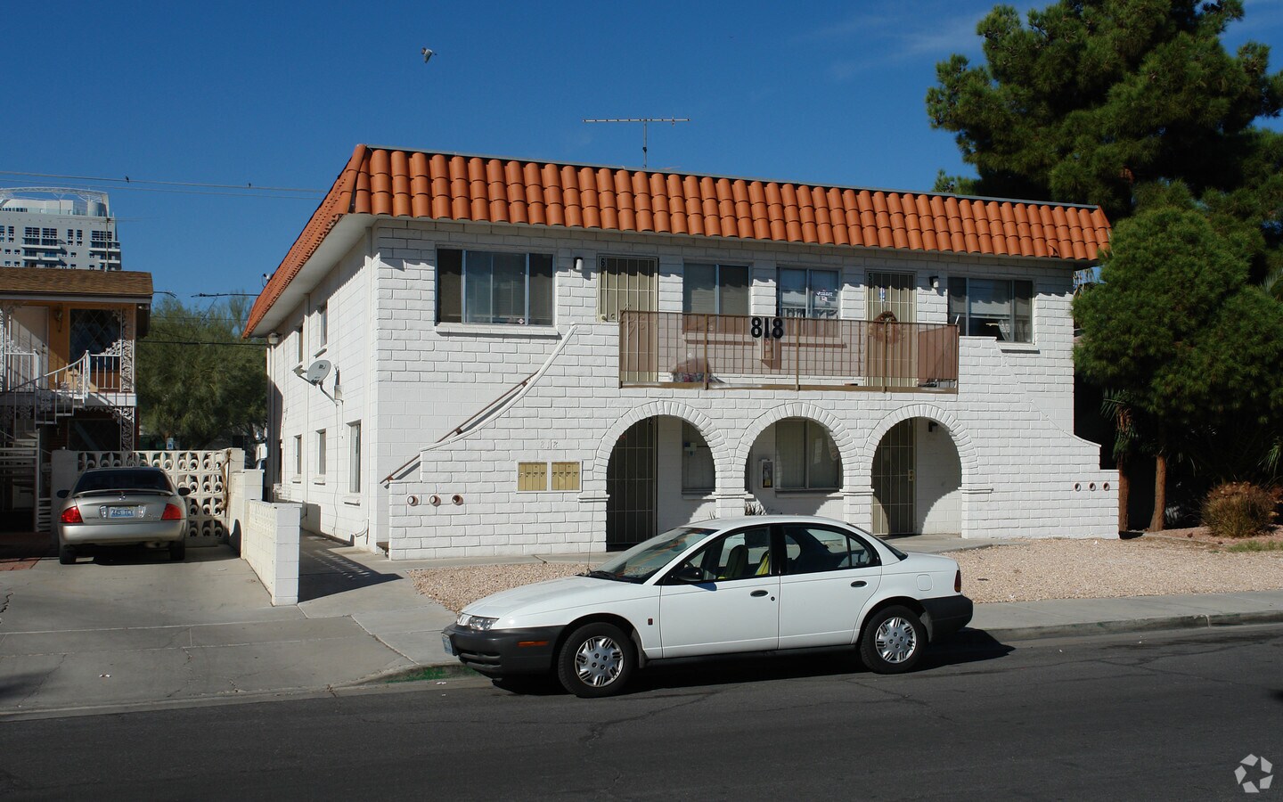 Photo - 818 S 7th St Apartments