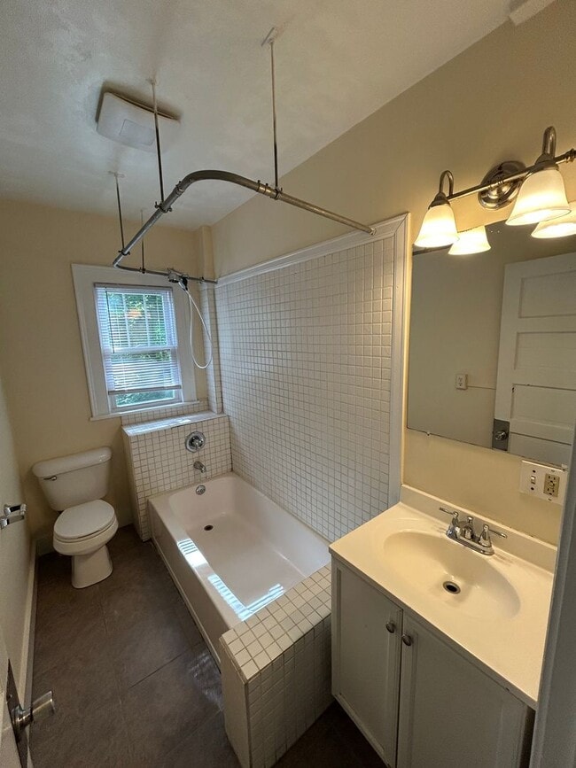 Photo - 43 Isham St